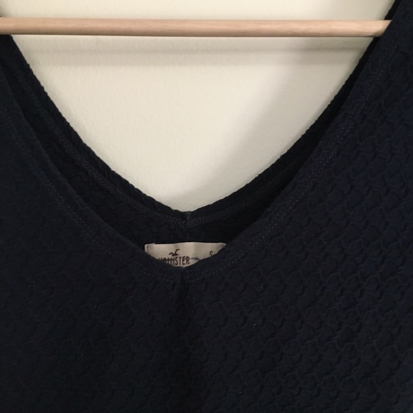 Navy blue hollister cropped top - Picture 2 of 4